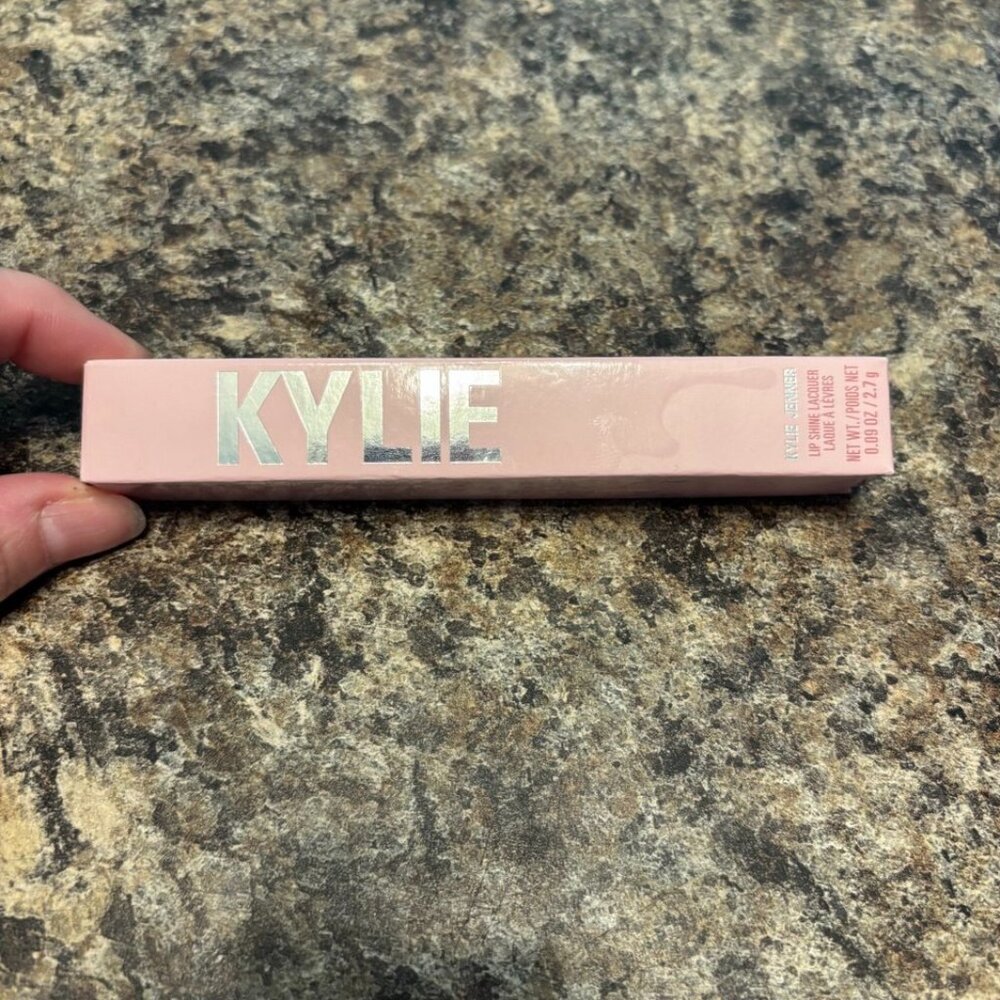 Kylie Lipstain #416 - NIB